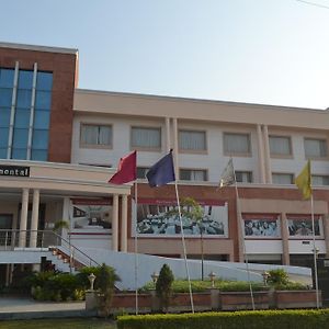 Hotel Sobti Continental